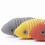 Flopping plush fish toy for kittens and adult cats, charged with a USB cable