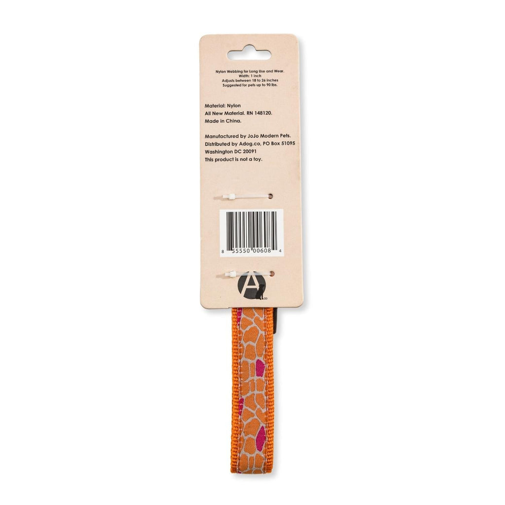 Nylon dog collar featuring an embroidered giraffe design, a fun gift for giraffe lovers
