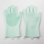 Green silicone grooming glove that fits the left or right hand, about 100 g