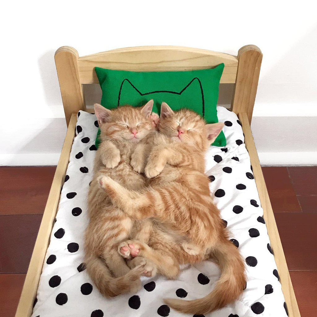 Green Xenotees mini cat pillow made of 100% cotton canvas with polyester fill